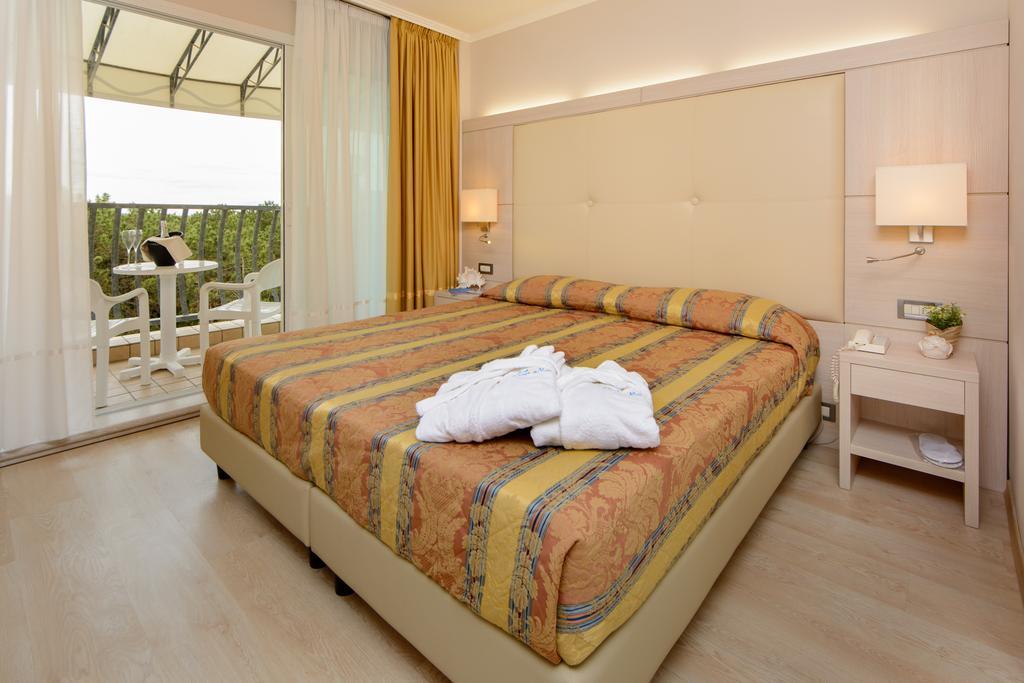 Hotel Croce Di Malta Lignano Sabbiadoro Exteriér fotografie