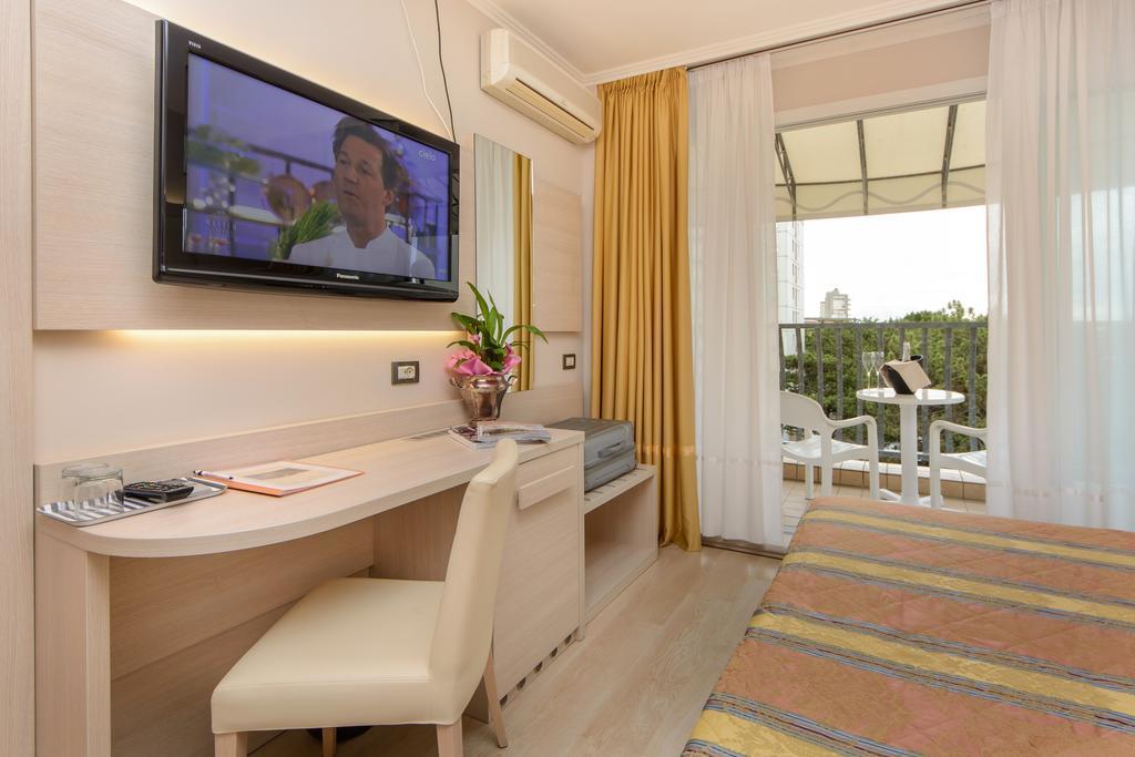 Hotel Croce Di Malta Lignano Sabbiadoro Exteriér fotografie