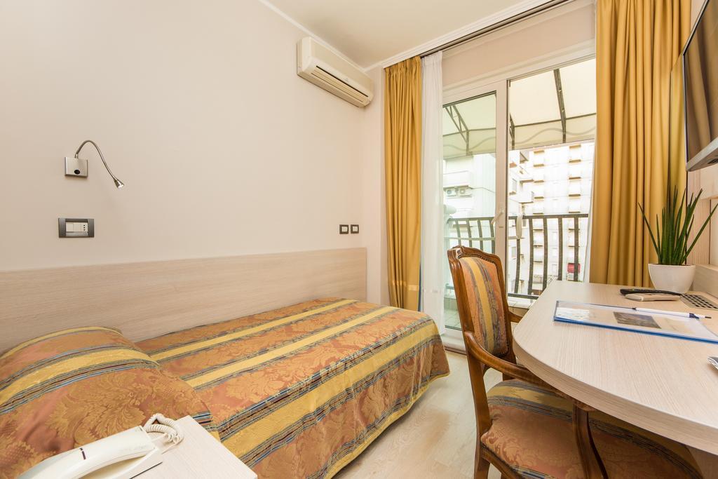 Hotel Croce Di Malta Lignano Sabbiadoro Exteriér fotografie