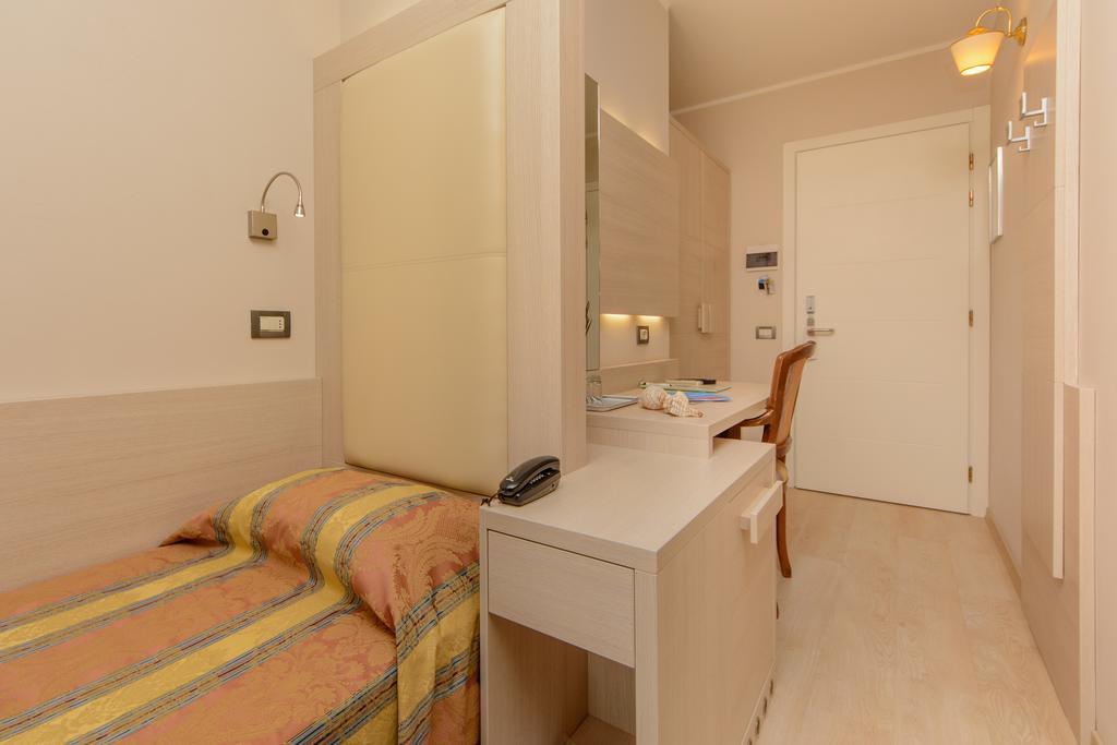 Hotel Croce Di Malta Lignano Sabbiadoro Exteriér fotografie