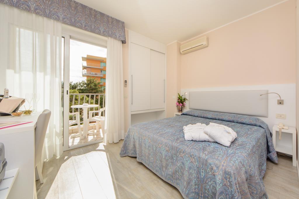 Hotel Croce Di Malta Lignano Sabbiadoro Exteriér fotografie