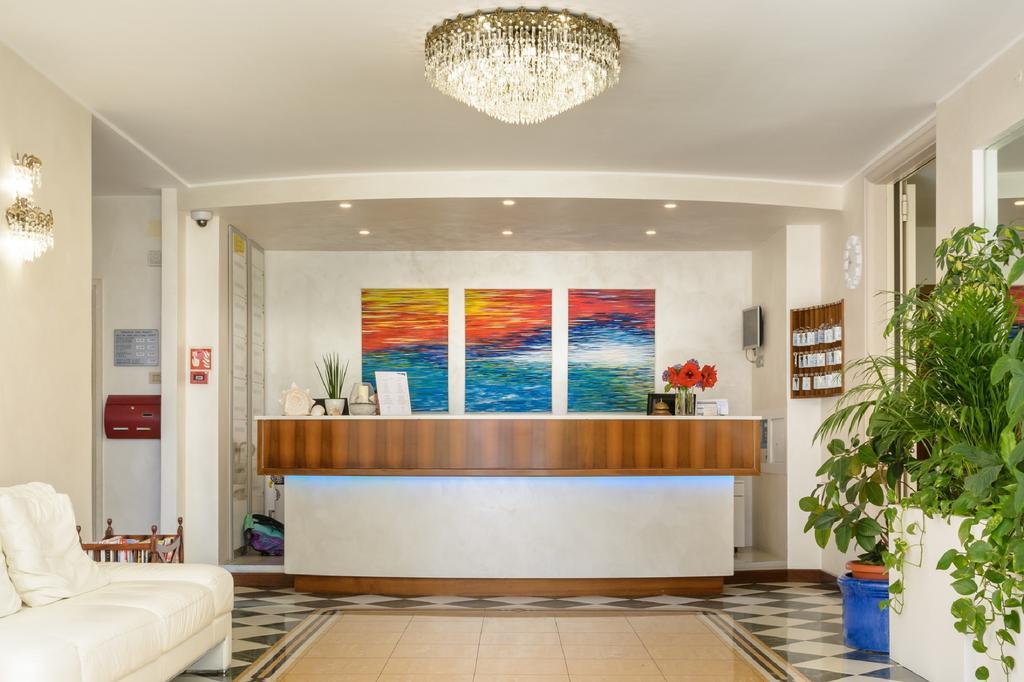 Hotel Croce Di Malta Lignano Sabbiadoro Exteriér fotografie